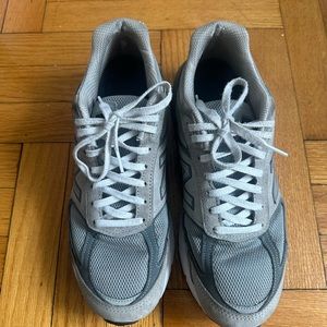 New Balance 990v5 Grey
